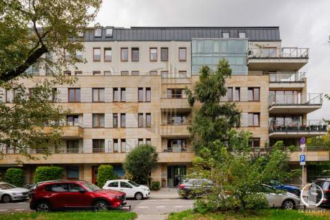 Trzypokojowe mieszkanie w apartamentowcu Mokotów