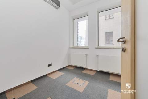 Na wynajem przestronny lokal 260 m2 Rynek 1 piętro