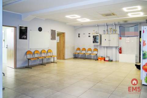 Budynek 1400 m2. Szkoła, fitness, gabinety