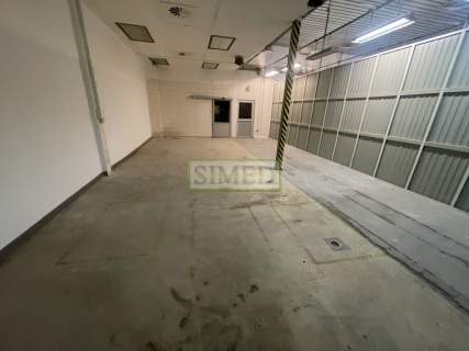 parter,parking,dobry dojazd 24h,magazyn bez okien