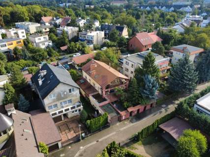 Dom na Karłowicach, 3 Garaże, Działka 740 m2