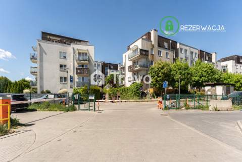 3 Pokoje blisko tramwaju, Winda, Dwa poziomy