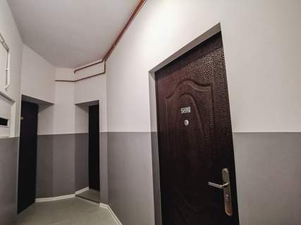 Słoneczne studio z dużymi oknami - Płocka 10