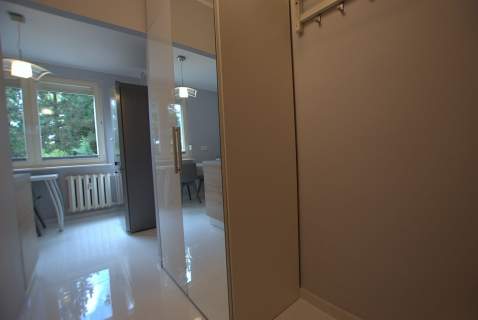 Przestronna zadbana kawalerka z balkonem Uroczysko