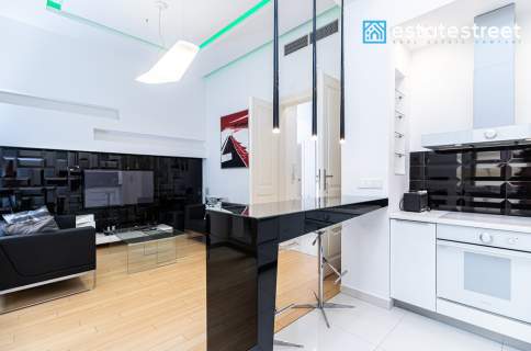 Ekskluzywny apartament z basenem i sauną w centrum