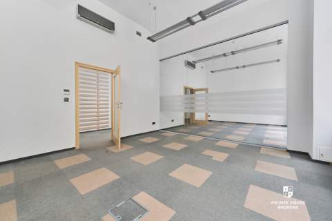 Na wynajem przestronny lokal 260 m2 Rynek 1 piętro