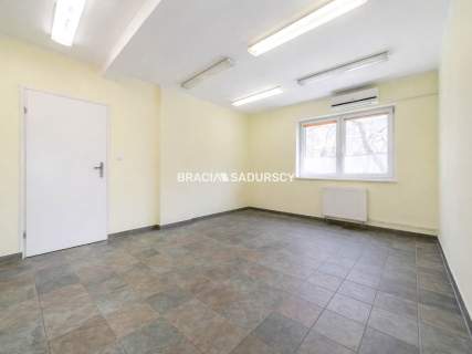Budynek handlowo-mieszkanly Centrum Skawiny