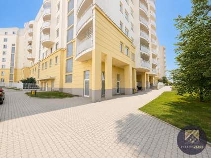Mieszkanie 37 m oddzielna kuchnia Garaż