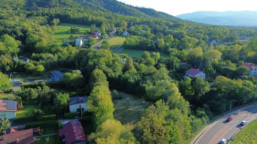 Działka inwestycyjna z gotową koncepcją budynku.