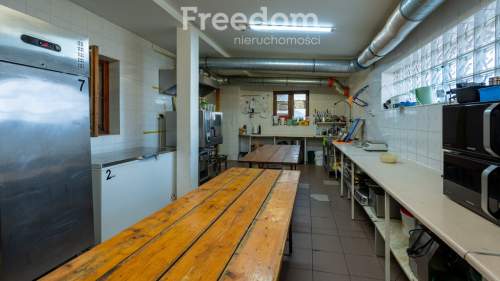 Restauracja, 2 sale bankietowe przy DK50