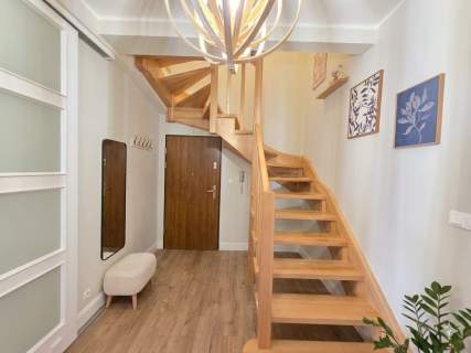 Dwupoziomowy Apartament 4 pokoje, miejsce parkingo