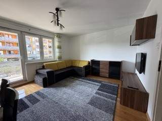 Mieszkanie 2-pok., osobna kuchnia, balkon
