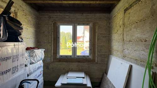 DOM Z PEŁNYCH BALI DREWNIANYCH BUCZKÓW, GM. RZEZAWA 9,30 AR
