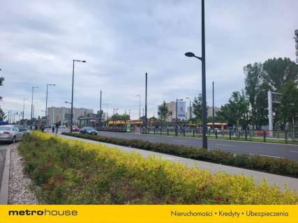 3 pokojowe mieszkanie - 300 metrów od stacji metra