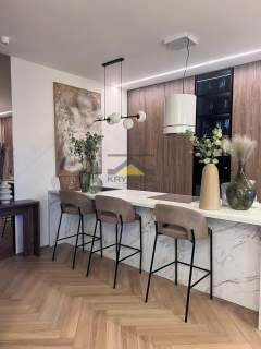 Apartament 93,5 m z ogródkiem i 2 miejscami post.