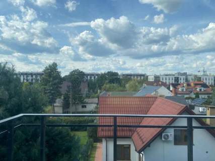 Wygodne, blisko tramwaj, autobusy Modlińska