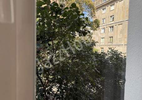 Kawalerka z oddzielną kuchnią i piwnicą