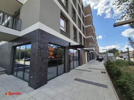 Lokal na Starym Mieście w apartamentowcu nad rzeką