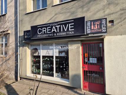 Działający fryzjer odstąpi lokal 64m2