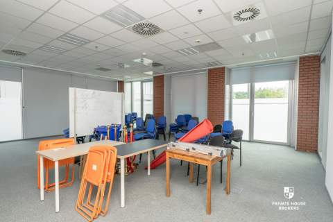 Parterowy lokal usługowy 75 mkw