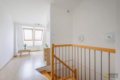 Dwupoziomowe 100m2 Sauna Kominek Garaż