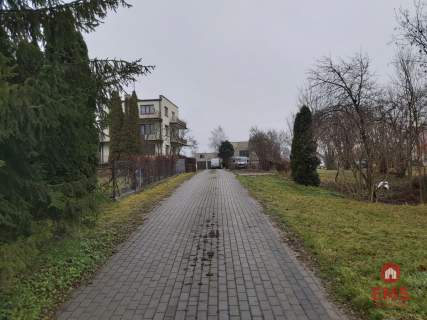 Lokal przy głównej drodze wyjazdowej z miasta