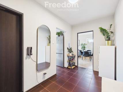 2 pokoje 51,46 m balkon hala garażowa