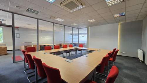 Nowoczesny biurowiec na wynajem 430 m2