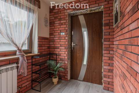 Wyremontowany dom z fotowoltaiką i dużą działką