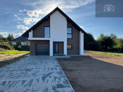 Nowoczesny dom 182 m2 działka 9 arów