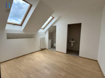 Dwupoziomowy apartament z 3 łazienkami Julianów