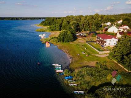 Wśród drzew, 200 m od jeziora Świętajno, widok