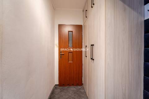 3 pok/ duży balkon/ winda/ ul. Walerego Sławka.