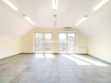 Budynek handlowo-mieszkanly Centrum Skawiny