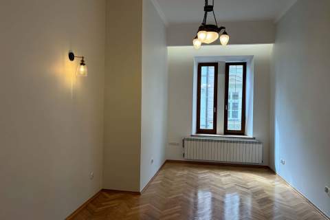 Lokal 72 m Wynajem Kraków Mikołajska Biuro Gabinet