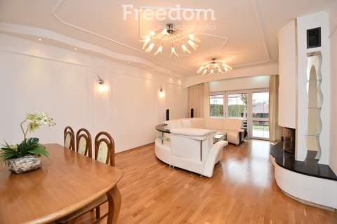Piękny dom 274 m2, 6 pokoi, 3 łazienki, dz.1027 m2