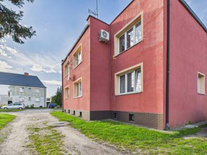 Mieszkanie 2 pokoje 1. piętro ogród 2 garaże Sławno