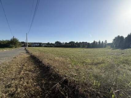 Duża działka budowlana -płaska i ustawna,spokojna okolica