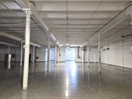 Przestronny lokal -900 m- usługi/magazyn/produkcja