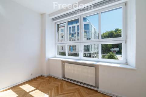 przy Baltic Plaza 3/4 gabinety winda