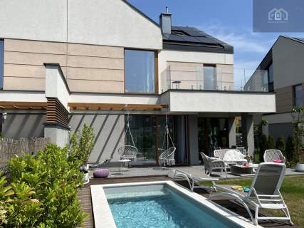 Nowoczesny dom z basenem 210 m2