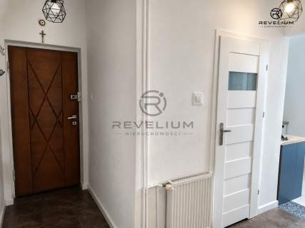 2 oddzielne pokoje centrum Helu zamykana posesja