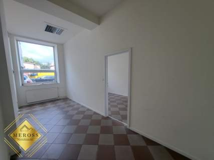 Dwupomieszczeniowe biuro w centrum