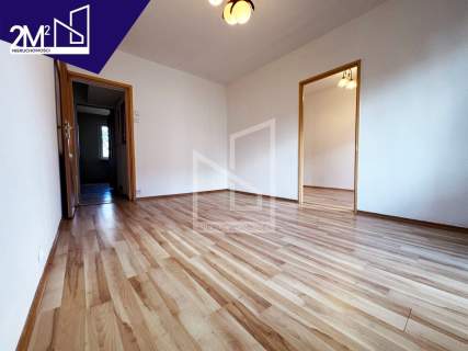 49,9 m 3 pokoje 2. piętro balkon piwnica