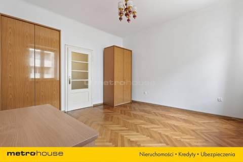 Śródmieście,.Wiejska, wysokie i przestronne 2 pok