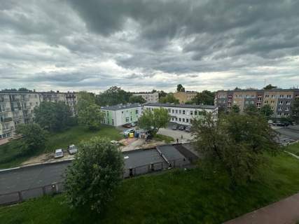Gwiezdna 10, Tysiąclecie, słoneczna kawalerka
