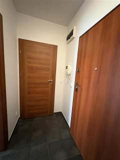 Przyjaźni/1pok/2010r/garderoba/duży balkon/meble