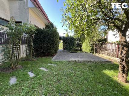 Dom wolnostojący 240 m 5 sypialni garaż na 3 samochody