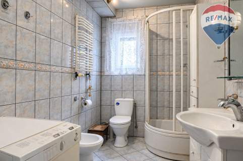 Dom 226m2, Żyrardów, 4 niezależne kondygnacje