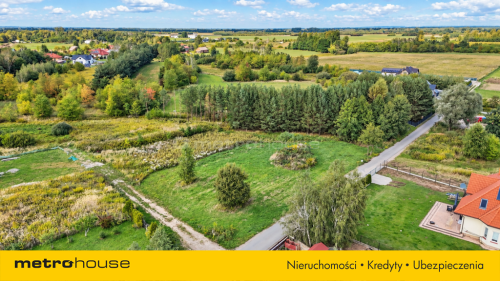 Działka budowlana - szeroka, gotowa pod budowę